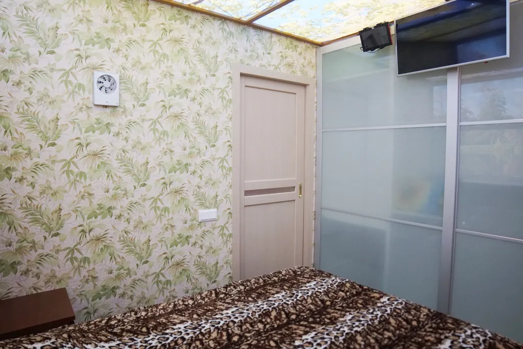 Квартира комфорт, бизнес класса возле метро Парнас