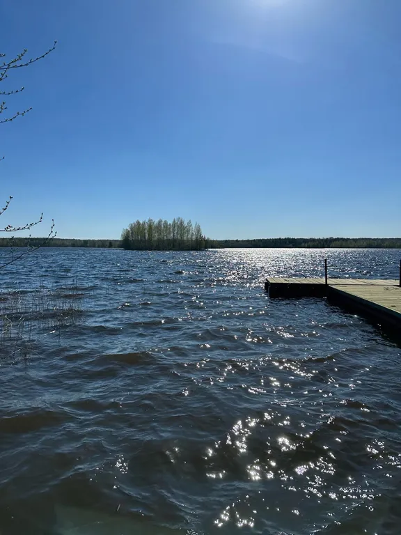 Дом на берегу озера