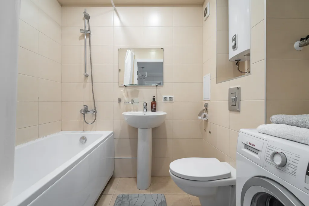 Большая комфортабельная квартира на Набережной Енисея