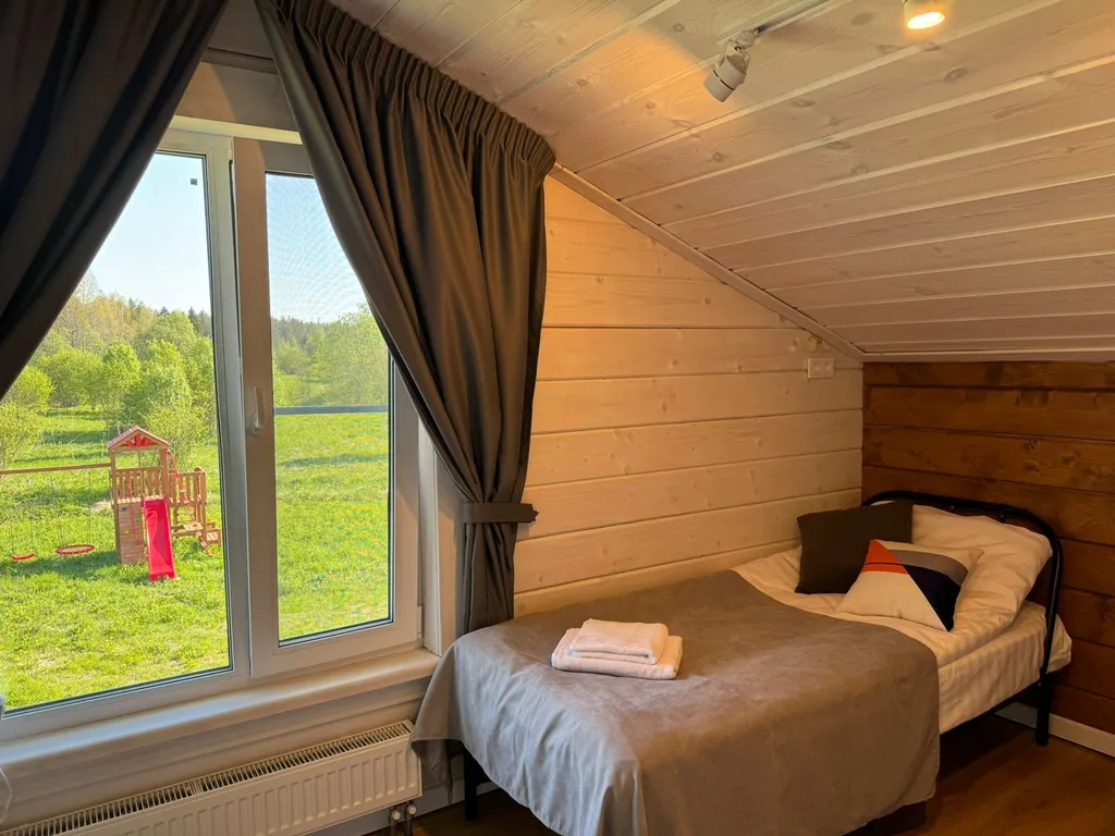 Большой дом с видом на озеро, 3 спальнями, сауной и настольным футболом