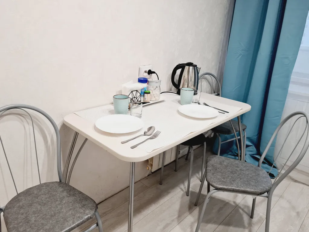 Со свежим ремонтом чистая однушка в центре