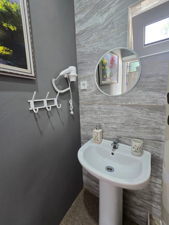 Коттедж Домик для двоих на первой береговой линии — Кучугуры