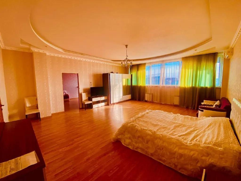 4-комнатная Квартира