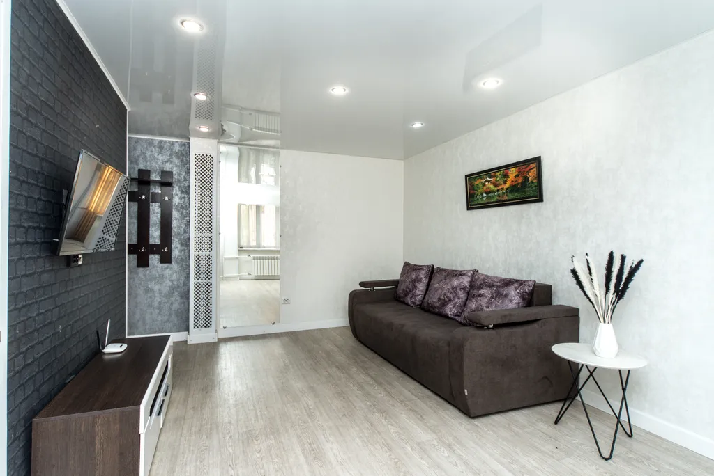 2-ком на набережной в самом центре города