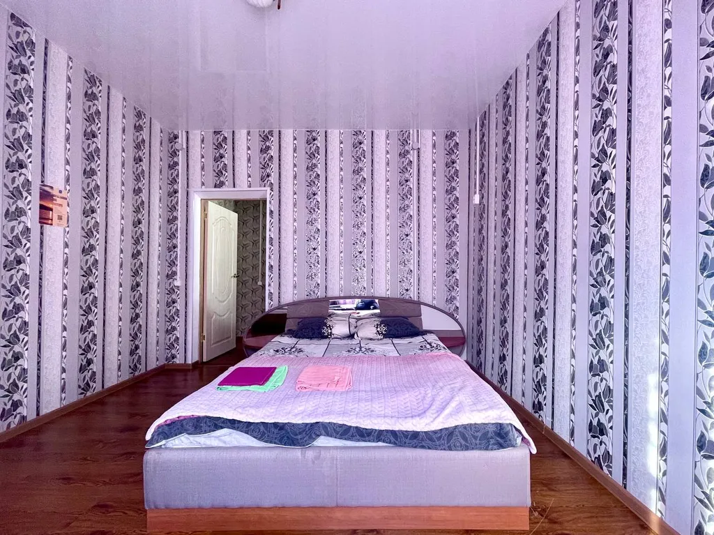 Квартира с кухней-гостиной  и отдельной спальней