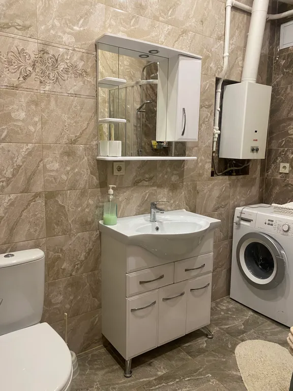 Двухкомнатная квартира -50 кв,м -в самом центре города