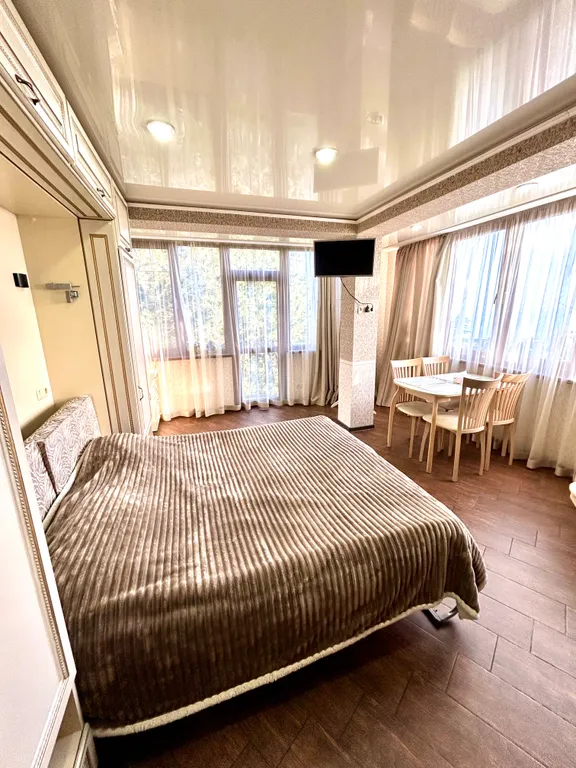 Студия с видом на море