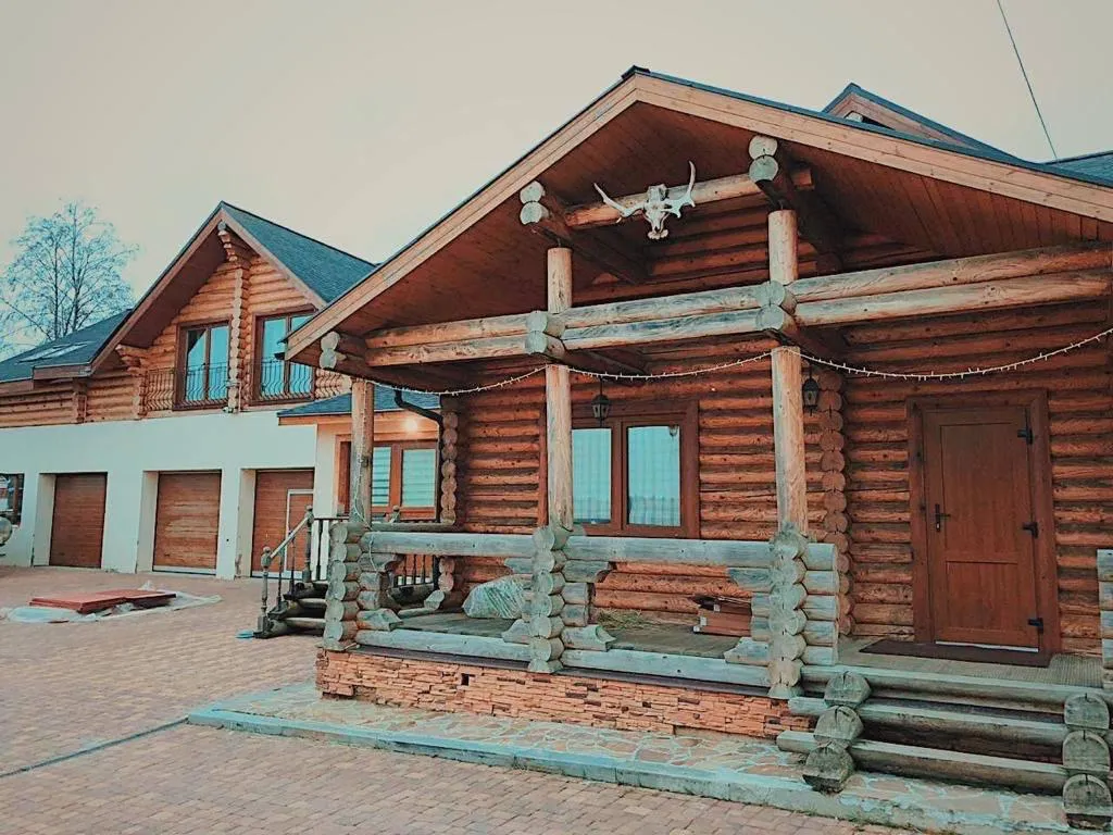 Коттедж с бассейном