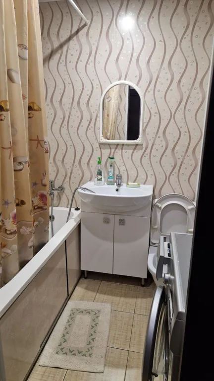 Уютная квартира ждёт своего гостя, в хорошем районе Западного рынка