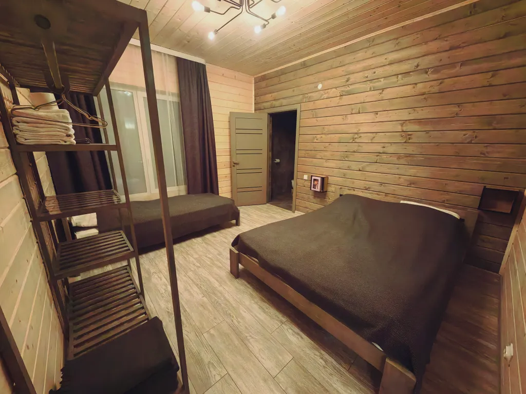 Дом с теплым бассейном