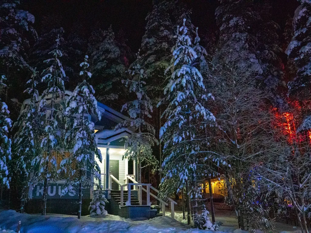 Уютный и просторный коттедж в сосновом бору на берегу озера