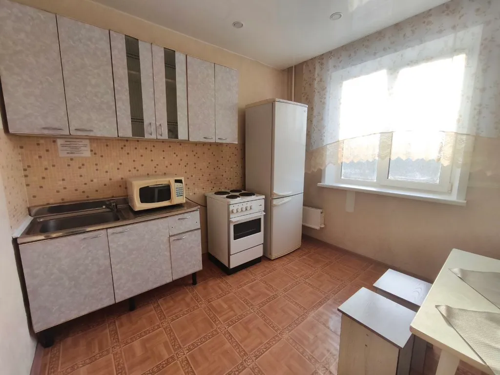 Квартира Квартира с видом на тихий двор в центре Взлетки. — Красноярск