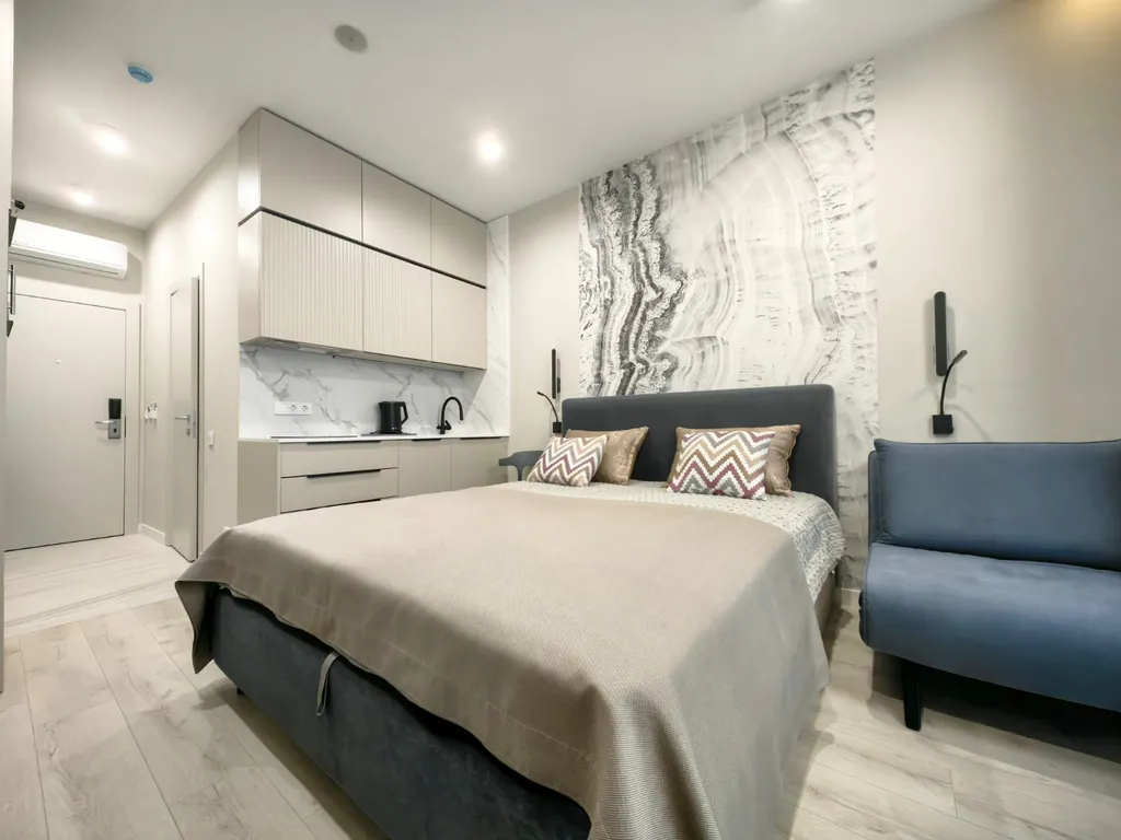 Дизайнерский апартамент с видом на бассейн