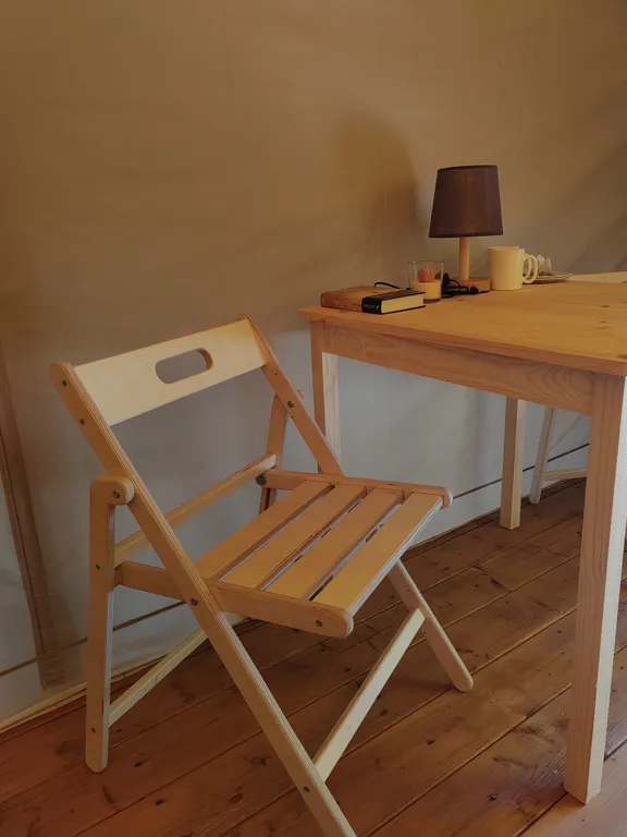 Сафари тент с живописным видом на реку