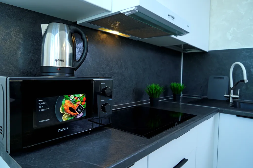 Комфортные апартаменты с видом на метромост и центр