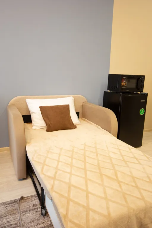 Апартамент с бассейном и балконом