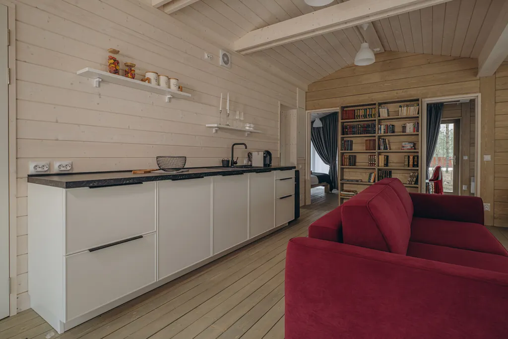 Дом 90m2 — чан, кухня, панорамные окна