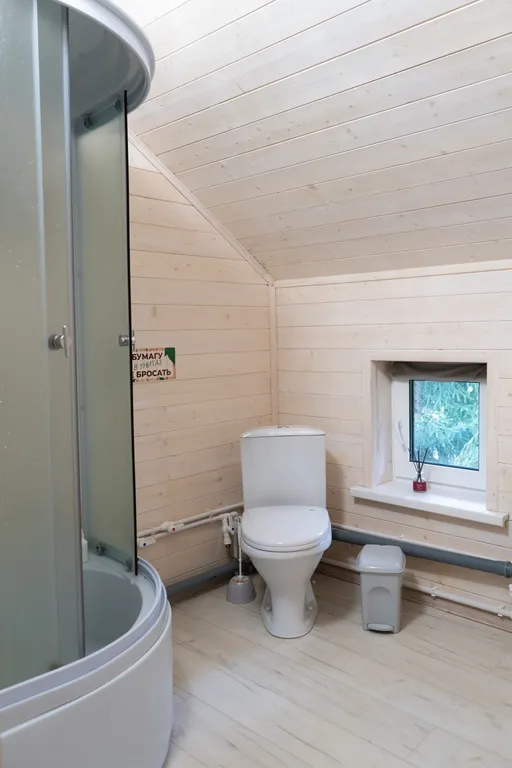 Уютный дом в лесу