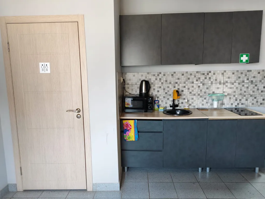 Семиместный номер с общей ванной комнатой