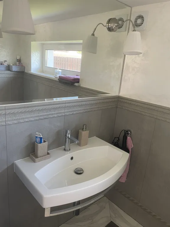 Уютный современный и стильный дом инфракрасной сауной и джакузи