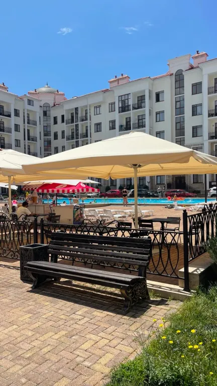 Квартира Квартира в ЖК Изумрудный город на берегу моря с бассейном — Геленджик