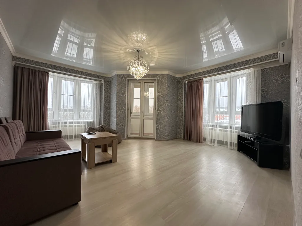 Уютная квартира с видом на город и горы