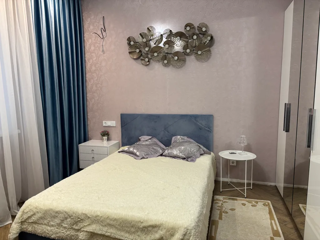 Живая ёлка! Новый дом с 4 спальнями, гостиная 80м