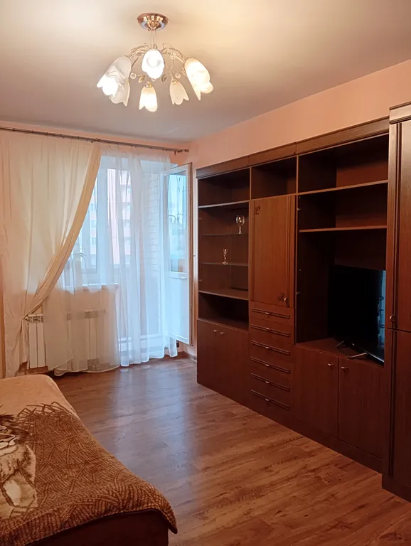 Комната с балконом у метро