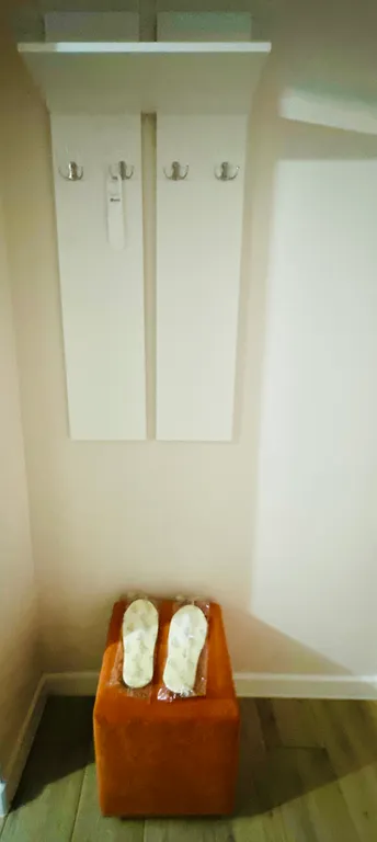 Яркая студия для троих