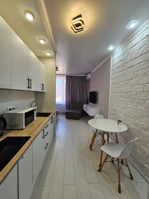 Светлая студия рядом с фк Чайкой