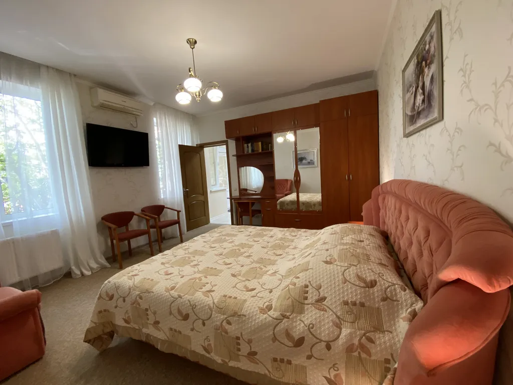 Этаж дома 500 метров от моря с бассейном