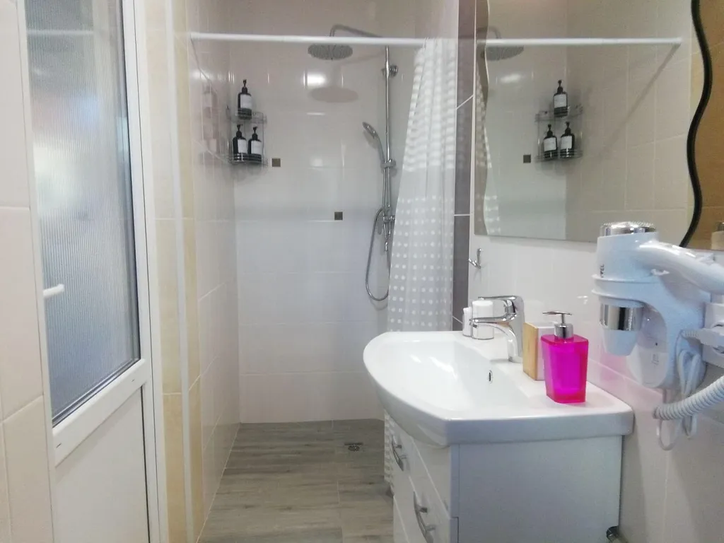 Домик у озера (с баней и сибирским чаном)