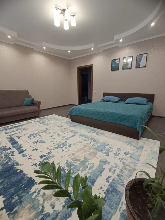 Дом у пруда