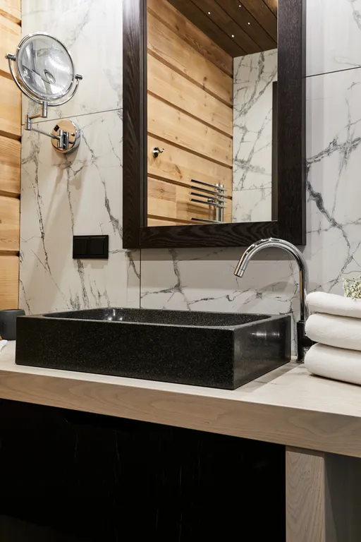 Дизайнерский номер с панорамным видом на озеро для двоих