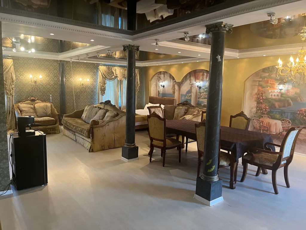 Уютный дом с бассейном, сауной и камином