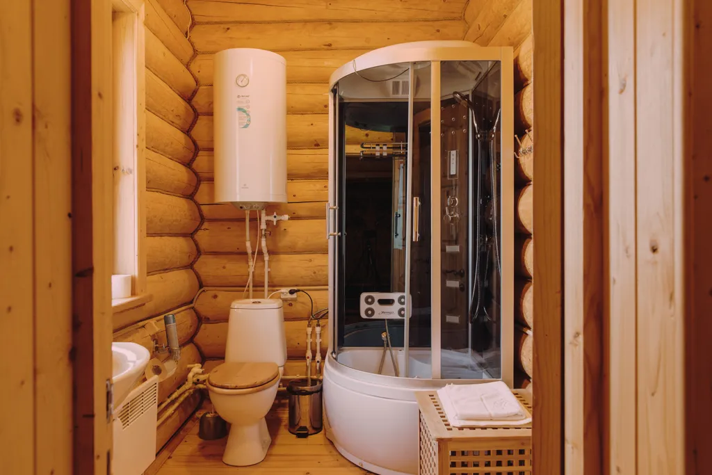 Дом рядом с озером