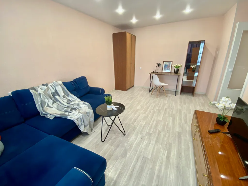 2-х комнатная квартира с балконом У Башни