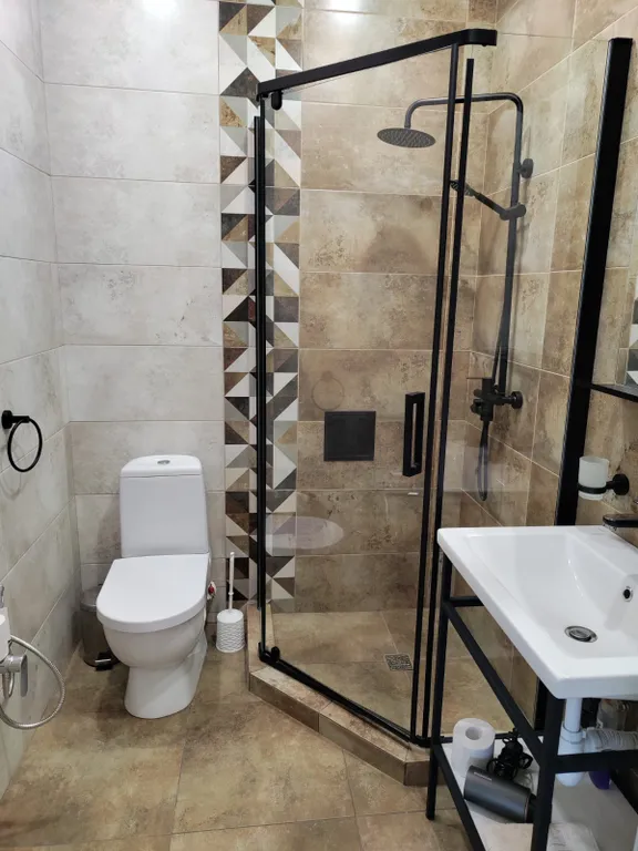 Новый дом с дизайнерским ремонтом