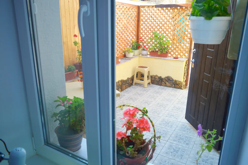 Дом рядом с морем и своим двориком