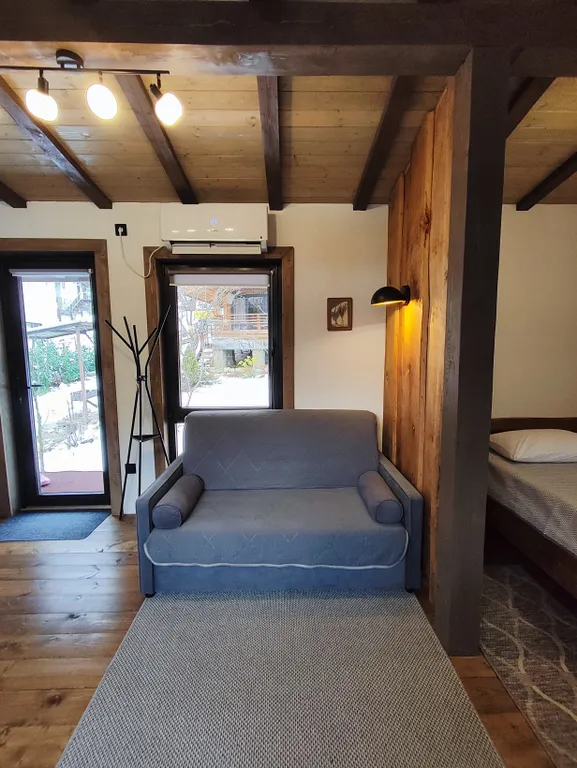 Дом-студия в стиле шале в центре