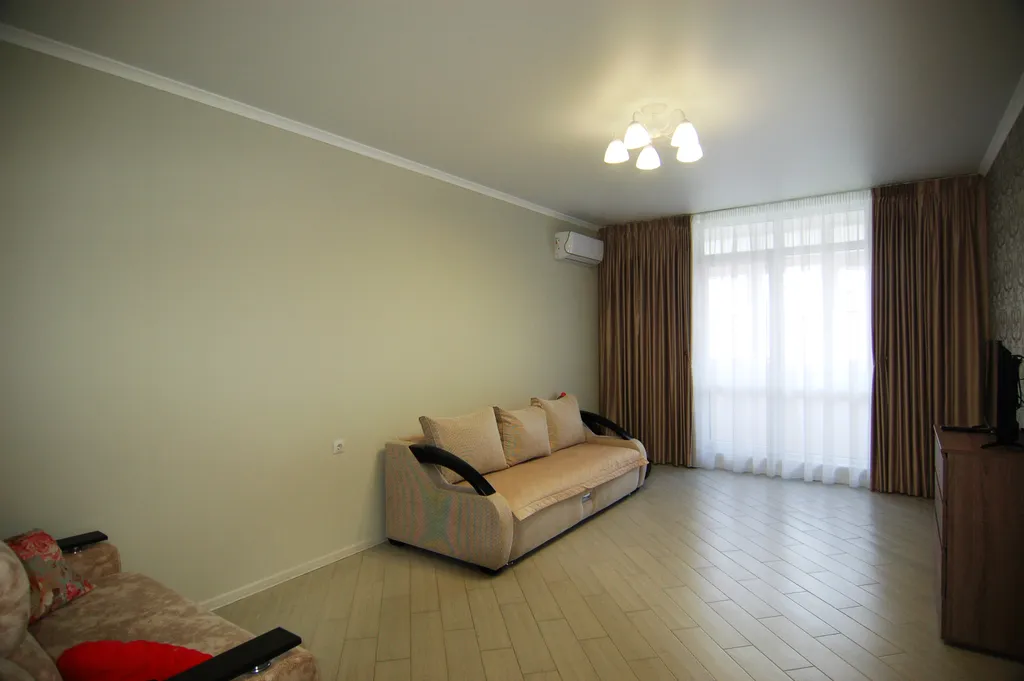 Бюджетная квартира в ЖК Легенда, 10 минут от моря