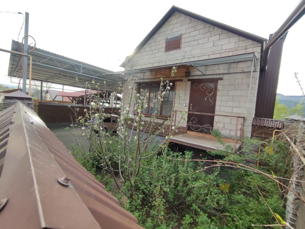 Коттедж Уютный дом расположен в экологически чистом районе города — Кисловодск