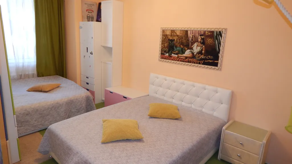 Элитная в центре, метро площадь Ленина, рядом аква-парк, зоопарк, тц аура, парк