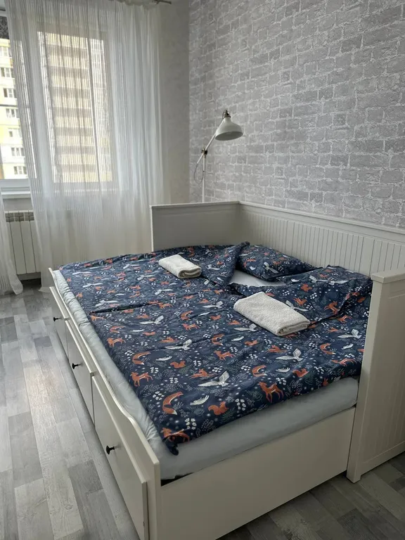 "7 дверей"  85 м. кв. трехкомнатная квартира с видом на Волгу