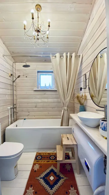 Панорамный дом у поля и леса