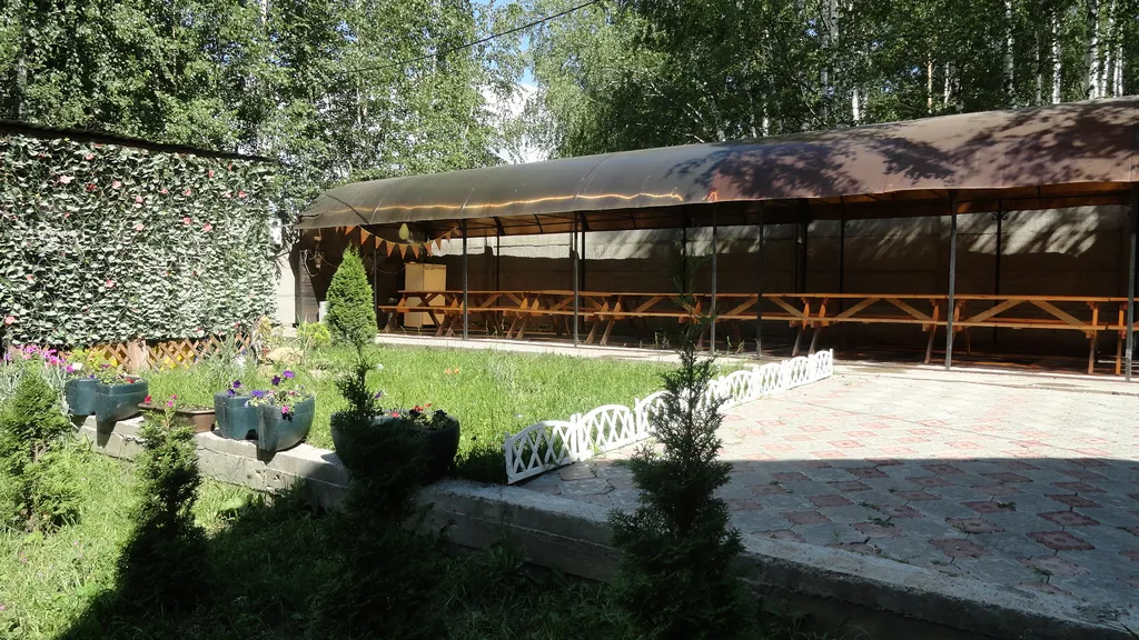 Уютный дом у озера