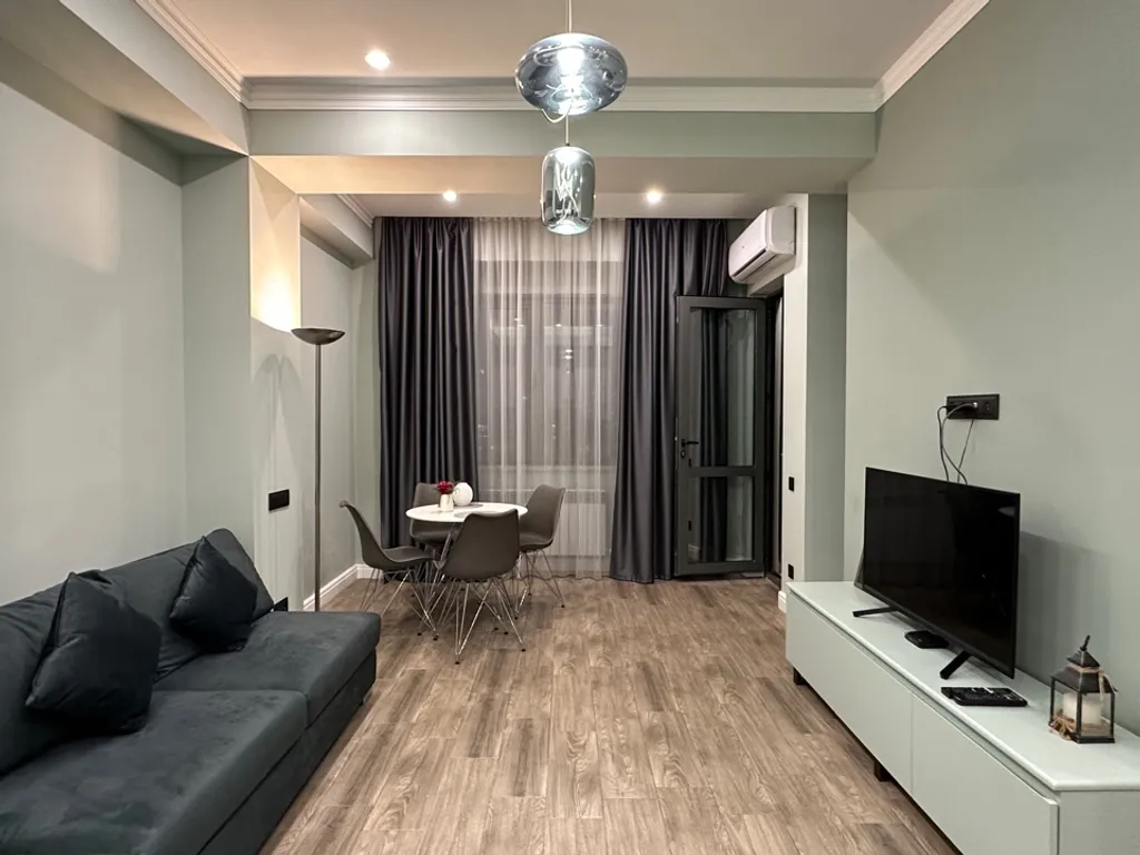 Красивая двухкомнатная квартира в центре города