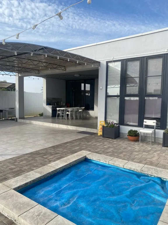 Коттедж Загородный дом с бассейном — аренда посуточно в Яблоновский