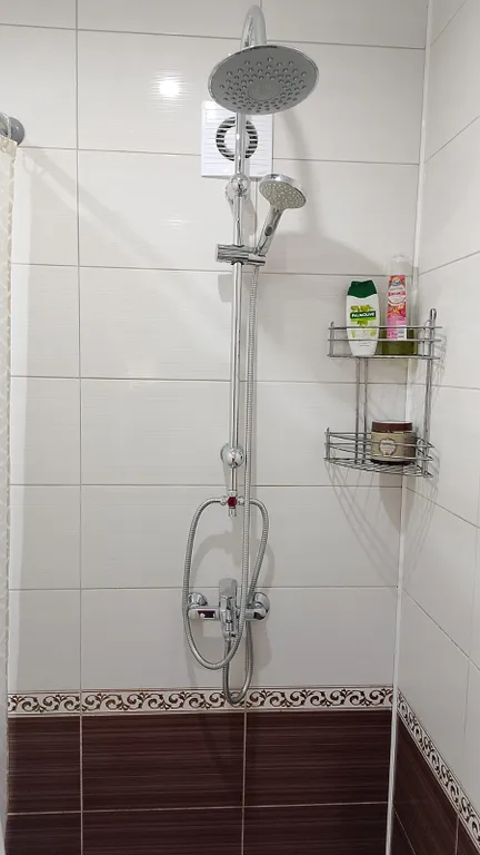 Уютный домик у озера