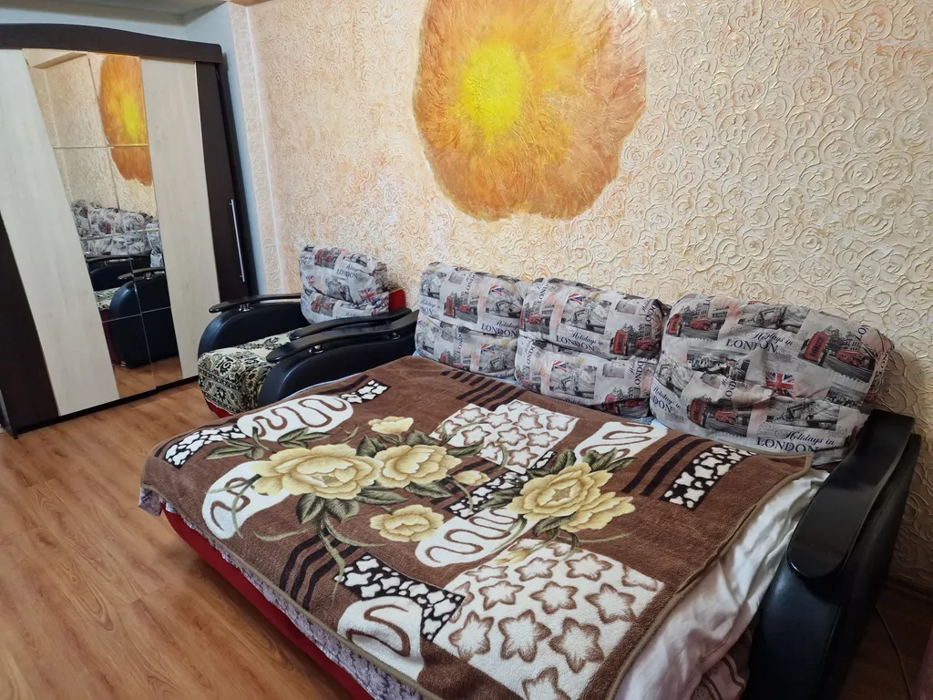 В новостройке на 11ом этаже с большой кухней и видом на плотину ГЭС!